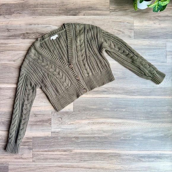 Aeropostale Olive Cropped Cable Knit Cardigan – Size S - Picture 10 of 12